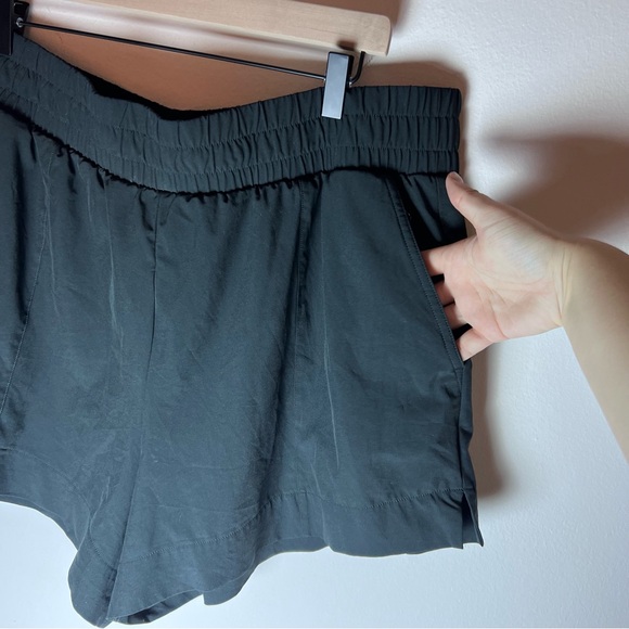 Abercrombie & Fitch Black Traveler Shorts with Pockets, Athletic/Athleisure - Picture 4 of 5